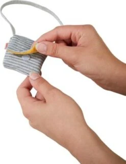 HABA 306579 Kleiderset Accessoires, 3-tlg. Puppen-Stiefel, Schal, Umhängetasche, 30 Cm -Tonies 24258286 03